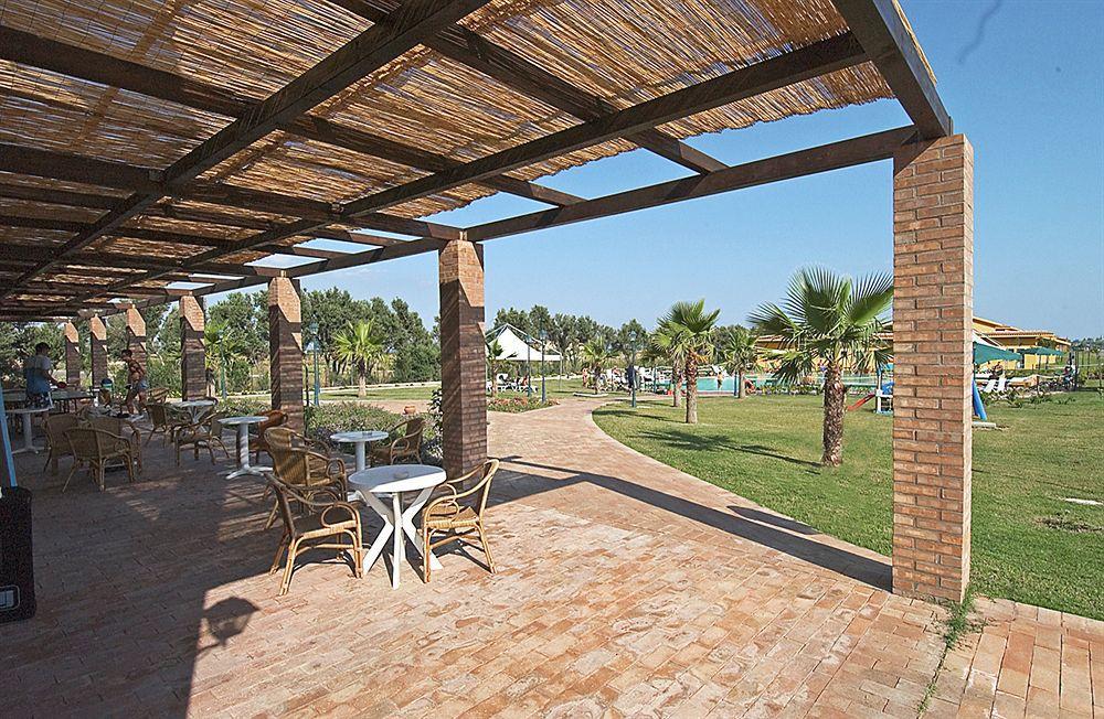 Marina Del Marchese Beach Resort Botricello Eksteriør billede