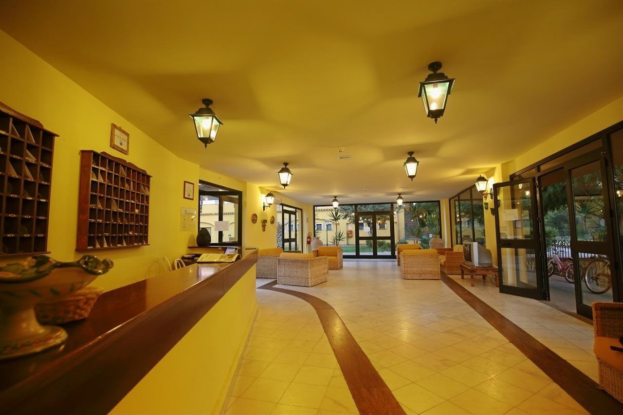 Marina Del Marchese Beach Resort Botricello Eksteriør billede